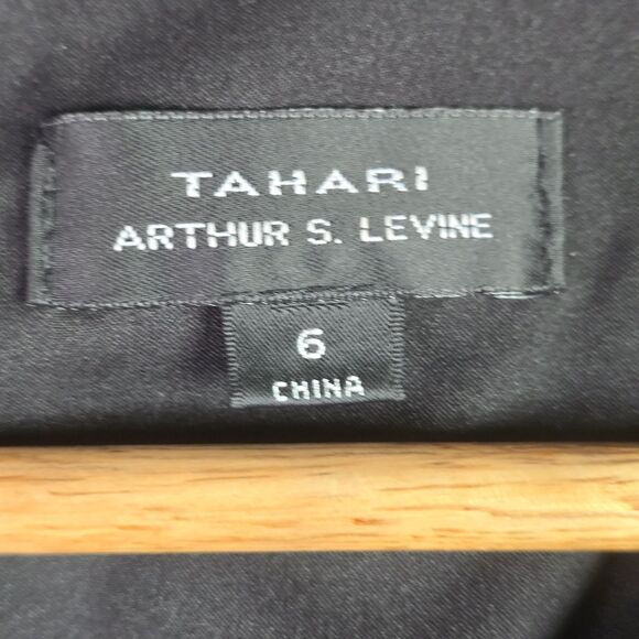 Tahari Black Ruched Side Pleat Feather Cuff Shift Dress 6 Cocktail Statement - Picture 4 of 13